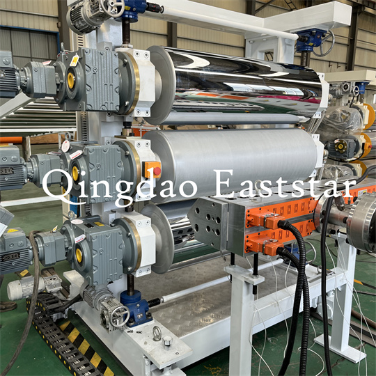 Машина за формоване на каландр с три ролки